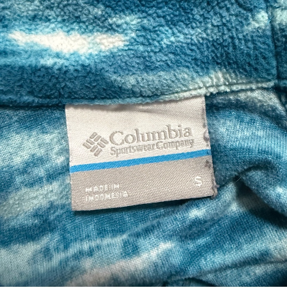 Columbia Women’s Lightweight 1/4 Zip Fleece Pullover in Blue Geometric Pattern - Picture 9 of 10